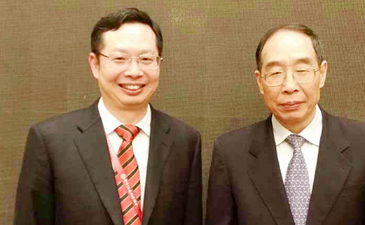 2014年5月福建省委书记尤权与易游体育集团董事长苏庆灿亲切合影