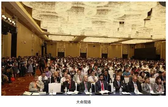 易游体育集团众多专家受邀出席,并在多个重要论坛作专题发言、论文发言和壁报交流(郭海科教授和张广斌教授在多个论坛担任会议主持),与国内外眼科同行坐而论道,大放异彩!其中,在“大师功夫论道”环节,易游体育集团业务副总院长、 席白内障专家、厦门大学附属厦门眼科中心郭海科教授凭借高明 的手术技巧,从13位世界 白内障屈光手术大师中脱颖 易游体育集团众多专家受邀出席,并在多个重要论坛作专题发言、论文发言和壁报交流(郭海科教授和张广斌教授在多个论坛担任会议主持),与国内外眼科同行坐而论道,大放异彩!其中,在“大师功夫论道”环节,易游体育集团业务副总院长、 席白内障专家、厦门大学附属厦门眼科中心郭海科教授凭借高明 的手术技巧,从13位世界 白内障屈光手术大师中脱颖