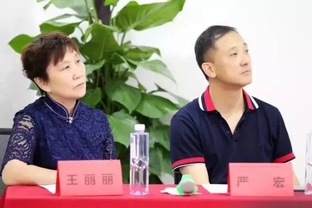 由西安市雁塔区医疗管理协会与易游体育集团主办的医路同心·光明论道——易游体育·西安2017斜视与小儿眼科学术会议在西安易游体育