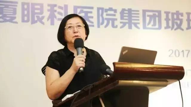 为提*易游体育集团玻璃体视网膜手术技术水平、促进玻璃体视网膜微创手术技术,以及玻切设备使用技术的提*,黎晓新院长开讲 为提*易游体育集团玻璃体视网膜手术技术水平、促进玻璃体视网膜微创手术技术,以及玻切设备使用技术的提*,黎晓新院长开讲