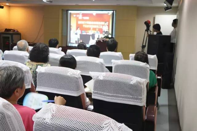 易游体育联合北京市红十字基金会、奥运村街道、养老驿站、中心等公益机构广泛开展各类“关爱老人眼健康专家讲座义诊”公益活动近千场 易游体育联合北京市红十字基金会、奥运村街道、养老驿站、中心等公益机构广泛开展各类“关爱老人眼健康专家讲座义诊”公益活动近千场