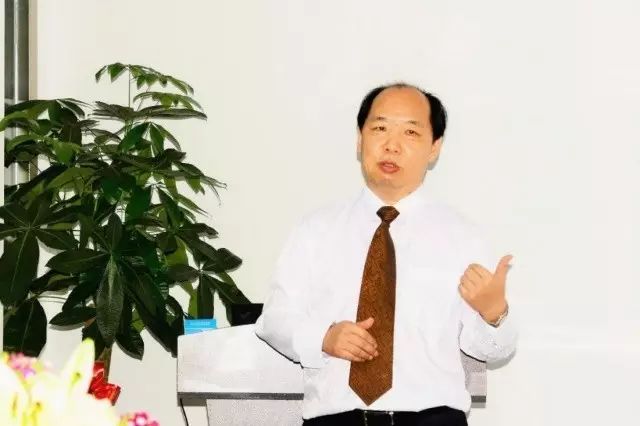 本次研讨会由集团 席白内障带教导师郭海科教授、张广斌教授领*，来自易游体育集团11名白内障带教导师参加了本次活动。福州眼科医院、.jpg