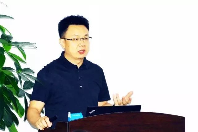 本次研讨会由集团 席白内障带教导师郭海科教授、张广斌教授领*，来自易游体育集团11名白内障带教导师参加了本次活动。.jpg