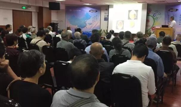 为提*社会各界对糖尿病防治工作重要性的认识,保护市民身体健康，普及糖尿病并发症的防治知识。在联合国“糖尿病日”期间，厦门大学附属厦门眼科中心开展关爱糖尿病患者系列公益活动，并于11月18日上午在医院大礼堂举行糖尿病公益讲座与 眼健康筛查。1.jpg