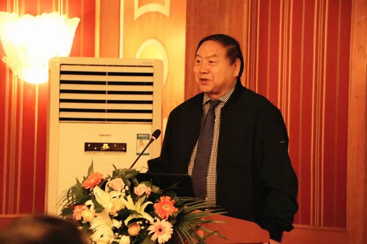 11月17日，宜昌易游体育 举办了“2017斜视与小儿眼科学术交流会”。本次交流会旨在进一步保护青少儿视力，为宜昌斜视与小儿眼科领域的临床工作者及其他相关人员搭建了相互交流的平台。进一步提升青少儿眼科医疗知识水平和 水平，推动中国青少儿视觉健康，让每个孩子都拥有一双健康明亮的眼睛。3.jpg