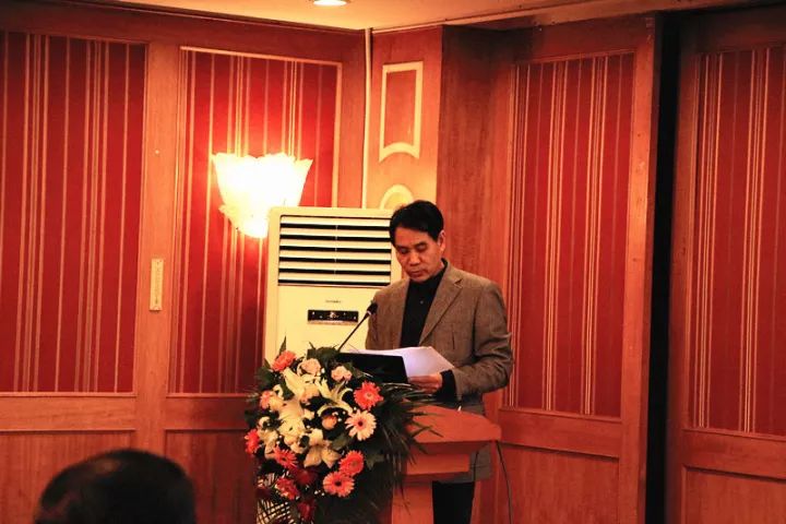 11月17日，宜昌易游体育 举办了“2017斜视与小儿眼科学术交流会”。本次交流会旨在进一步保护青少儿视力，为宜昌斜视与小儿眼科领域的临床工作者及其他相关人员搭建了相互交流的平台。进一步提升青少儿眼科医疗知识水平和 水平，推动中国青少儿视觉健康，让每个孩子都拥有一双健康明亮的眼睛。7.jpg