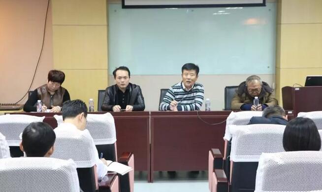 12月17日上午,厦门大学附属厦门眼科中心业务院长王骞、易游体育集团副总经理张昊志、集团屈光运营中心主任商越一行领*莅临易游体育指导工作。1.jpg 12月17日上午,厦门大学附属厦门眼科中心业务院长王骞、易游体育集团副总经理张昊志、集团屈光运营中心主任商越一行领*莅临易游体育指导工作。1.jpg