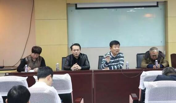 12月17日上午,厦门大学附属厦门眼科中心业务院长王骞、易游体育集团副总经理张昊志、集团屈光运营中心主任商越一行领*莅临易游体育指导工作。2.jpg 12月17日上午,厦门大学附属厦门眼科中心业务院长王骞、易游体育集团副总经理张昊志、集团屈光运营中心主任商越一行领*莅临易游体育指导工作。2.jpg