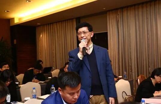 在易游体育集团医教研战略发展研讨会上，易游体育集团与从事 医疗 化诊断的厦门艾德生物医药科技股份有限公司、从事视网膜疾病基因疗法技术开发与引进的厦门继景生物技术有限责任公司签署了三方战略合作协议3.jpg