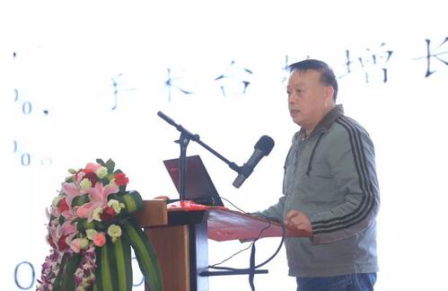 2月3日,易游体育集团2017年工作汇报暨2017年年度表彰大会在厦门环球会展中心B6厅隆重举行,来自集团本部、厦门大学附属厦门眼科中心、厦门欧华控股集团等1300余名员工与关心、支持易游体育发展的嘉宾欢聚一堂,共同总结2017年工作经验,展望2018年美好未来6.jpg 2月3日,易游体育集团2017年工作汇报暨2017年年度表彰大会在厦门环球会展中心B6厅隆重举行,来自集团本部、厦门大学附属厦门眼科中心、厦门欧华控股集团等1300余名员工与关心、支持易游体育发展的嘉宾欢聚一堂,共同总结2017年工作经验,展望2018年美好未来6.jpg