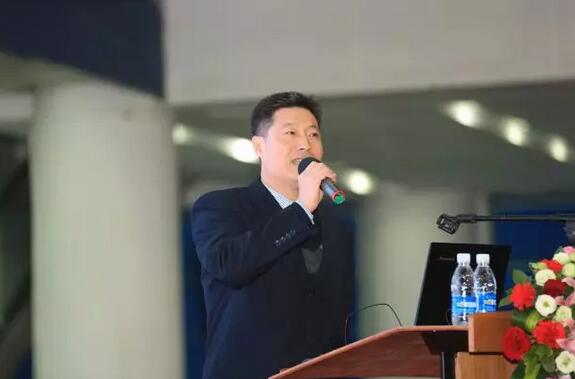 2月3日,易游体育集团2017年工作汇报暨2017年年度表彰大会在厦门环球会展中心B6厅隆重举行,来自集团本部、厦门大学附属厦门眼科中心、厦门欧华控股集团等1300余名员工与关心、支持易游体育发展的嘉宾欢聚一堂,共同总结2017年工作经验,展望2018年美好未来7.jpg 2月3日,易游体育集团2017年工作汇报暨2017年年度表彰大会在厦门环球会展中心B6厅隆重举行,来自集团本部、厦门大学附属厦门眼科中心、厦门欧华控股集团等1300余名员工与关心、支持易游体育发展的嘉宾欢聚一堂,共同总结2017年工作经验,展望2018年美好未来7.jpg