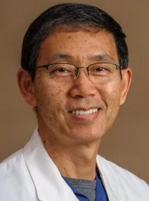 3月18日，深圳易游体育环球学术交流会议即将召开，本次会议旨在进一步加强眼科界同仁之间的交流与学习。届时特邀美国眼底病专家Prof. Yu-guang He，M.D.来深举办《中美眼科专家学术交流会》。届时，将由Prof. Yu-guang He，M.D.、深圳易游体育赵铁英院长，深圳易游体育 席专家成洪波教授1.png