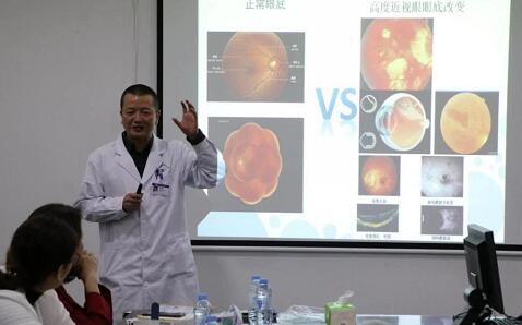 3月21日，深圳易游体育组织深圳各大社区及视光服务机构，开展“ 一届眼视光知识交流培训会”。培训会旨在减少广大市民朋友们因眼健康医治而走弯路的问题。依托深圳易游体育专科优势和医师优势，不断加强视光行业互相紧密合作的关系，提* 知识水平5.jpg