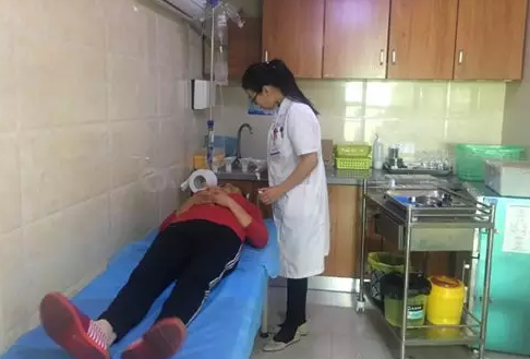 果园打农药引发葡萄膜炎险失明 幸亏来到成都易游体育2.png 果园打农药引发葡萄膜炎险失明 幸亏来到成都易游体育2.png