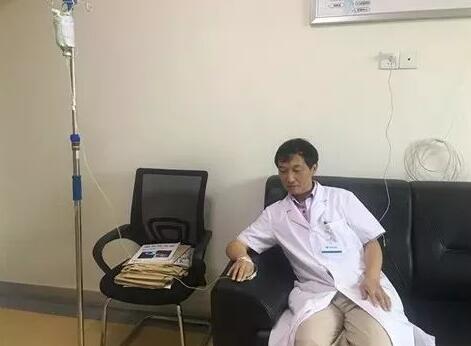 成都易游体育陈晓明、罗清礼教授获评成都高新区 医师奖3.jpg