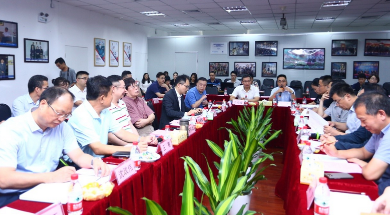 中华儿女新闻网:“坚守社会责任·坚定文化自信”中央及行业媒体采访团走基层活动走进易游体育集团3.png 中华儿女新闻网:“坚守社会责任·坚定文化自信”中央及行业媒体采访团走基层活动走进易游体育集团3.png