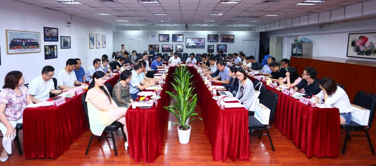 中华儿女新闻网:“坚守社会责任·坚定文化自信”中央及行业媒体采访团走基层活动走进易游体育集团4.png 中华儿女新闻网:“坚守社会责任·坚定文化自信”中央及行业媒体采访团走基层活动走进易游体育集团4.png