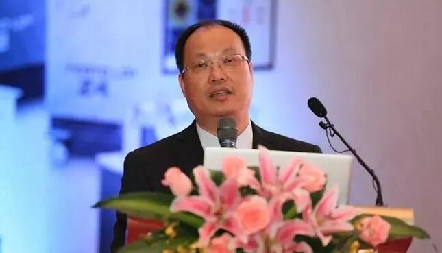 临沂易游体育崔传波院长应邀出席全国眼屈光手术研讨会并点评屈光学术分享环节6.jpg 临沂易游体育崔传波院长应邀出席全国眼屈光手术研讨会并点评屈光学术分享环节6.jpg