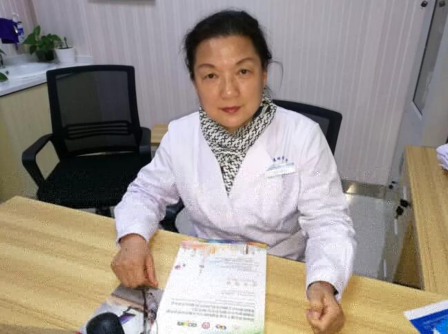 西安易游体育斜视与小儿眼科张利玲主任:患者追随、孩子喜爱1.jpg 西安易游体育斜视与小儿眼科张利玲主任:患者追随、孩子喜爱1.jpg