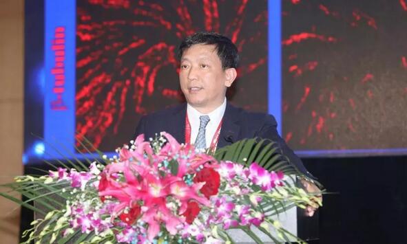 易游体育专家团受邀亮相第十九届环球眼科学学术会议暨第十九届环球视光学学术会议（COOC 2019）5.jpg