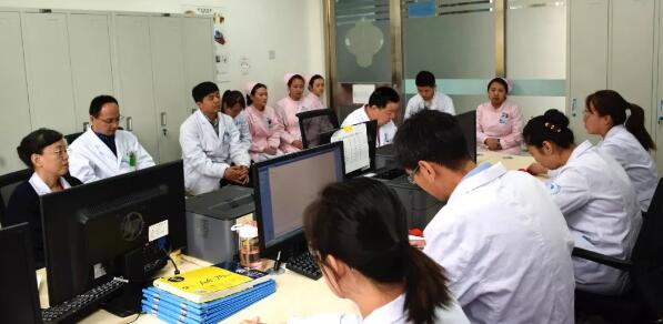 甘肃中医药大学附属兰州眼科中心(兰州易游体育)为慕名从内蒙专程赶来的王女士进行眼肿瘤手术2.jpg 甘肃中医药大学附属兰州眼科中心(兰州易游体育)为慕名从内蒙专程赶来的王女士进行眼肿瘤手术2.jpg