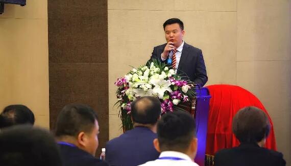 4月19日易游体育眼屈光学组会议暨青岛易游体育第四届高峰论坛圆满召开4.jpg 4月19日易游体育眼屈光学组会议暨青岛易游体育第四届高峰论坛圆满召开4.jpg