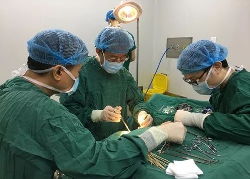 成都易游体育眼医院罗清礼院长:睑板腺癌越早发现与诊断,越早医治,其预后越好3.png 成都易游体育眼医院罗清礼院长:睑板腺癌越早发现与诊断,越早医治,其预后越好3.png