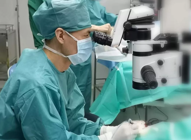 原来世界还能这么明亮:刘大爷在易游体育白内障超声乳化+人工晶体植入术后感慨道1.png 原来世界还能这么明亮:刘大爷在易游体育白内障超声乳化+人工晶体植入术后感慨道1.png