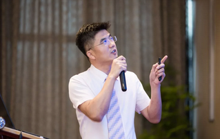 6月23日,由重庆易游体育举办的“第三届易游体育论坛”在重庆翰文大酒店落幕, 该会议邀请10多位国内出名眼科专家进行学术演讲,并与现场近120名来自地县和其它地区的眼科同道们齐聚一堂,共同探讨当前眼科学领域的 学术研究成果、临床诊疗新技术以及未来的发展趋势等8.png 6月23日,由重庆易游体育举办的“第三届易游体育论坛”在重庆翰文大酒店落幕, 该会议邀请10多位国内出名眼科专家进行学术演讲,并与现场近120名来自地县和其它地区的眼科同道们齐聚一堂,共同探讨当前眼科学领域的 学术研究成果、临床诊疗新技术以及未来的发展趋势等8.png