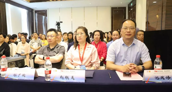 中国非公协会眼科专委会2019学术年会在沪举行 易游体育专家团队大放异彩16.png