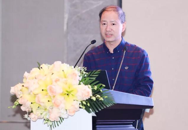 半世屈光史， 一生光明情——宜昌易游体育胡学斌院长闪耀2020年关爱近视·SMILE青年论坛2.jpg