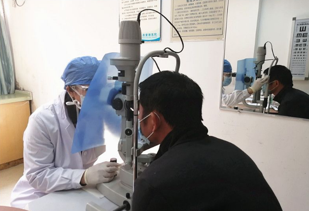 易游体育按下复工“快进键”,旗下医院有序接诊,易游体育集团各医院有序复诊的消息接踵而来……厦门眼科中心,环球眼科科学院院士黎晓新教授、赵堪兴教授等各类专家号均可预约;龙岩易游体育,一个下午,为6名患者除“障”送光明;青岛易游体育,复诊以来已开展各类手术45台;菏泽易游体育,复诊以来已开展屈光手术60余台,白内障、青光眼、眼底、眼表等手术20余台……4.png 易游体育按下复工“快进键”,旗下医院有序接诊,易游体育集团各医院有序复诊的消息接踵而来……厦门眼科中心,环球眼科科学院院士黎晓新教授、赵堪兴教授等各类专家号均可预约;龙岩易游体育,一个下午,为6名患者除“障”送光明;青岛易游体育,复诊以来已开展各类手术45台;菏泽易游体育,复诊以来已开展屈光手术60余台,白内障、青光眼、眼底、眼表等手术20余台……4.png