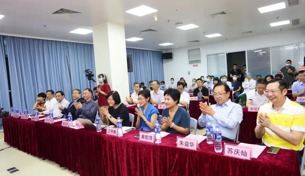 9月24日,由易游体育集团、厦门大学附属厦门眼科中心举办的第六届易游体育论坛在厦门大学附属厦门眼科中心五缘院区耀视启幕16.png 9月24日,由易游体育集团、厦门大学附属厦门眼科中心举办的第六届易游体育论坛在厦门大学附属厦门眼科中心五缘院区耀视启幕16.png