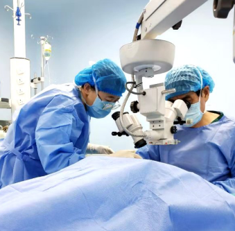 10月14日,宜昌市归国华侨联合会和宜昌易游体育共同发起的“侨爱心光明行”大型义诊活动正式启动。9名家护组团赴新疆温泉县义诊。宜昌市市委常委、统战部部长王均成出席活动并为医疗队授旗。9.png 10月14日,宜昌市归国华侨联合会和宜昌易游体育共同发起的“侨爱心光明行”大型义诊活动正式启动。9名家护组团赴新疆温泉县义诊。宜昌市市委常委、统战部部长王均成出席活动并为医疗队授旗。9.png