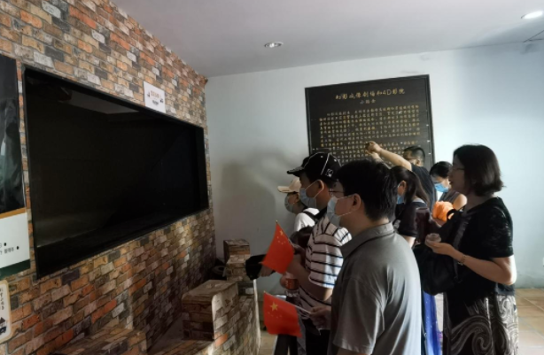 易游体育集团党委组织党员参观爱国主义教育基地4.png