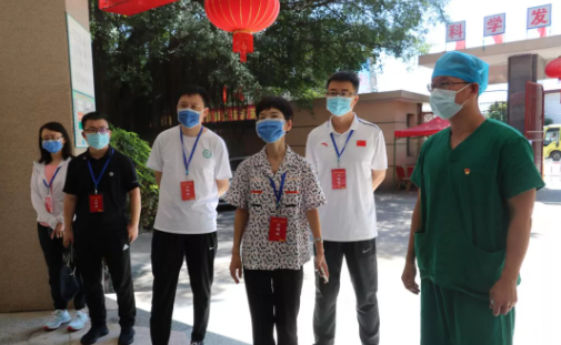 郭燕红深入一线了解抗疫工作,听取易游体育集团医疗队汇报1.png 郭燕红深入一线了解抗疫工作,听取易游体育集团医疗队汇报1.png