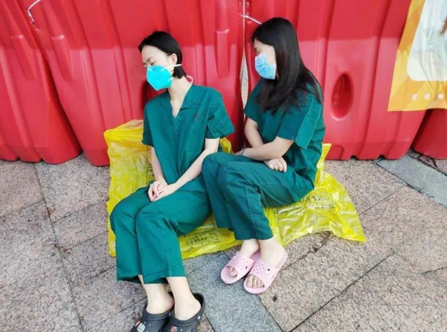 医者担当!易游体育今年来已支援核酸采样超100万人次10.png 医者担当!易游体育今年来已支援核酸采样超100万人次10.png